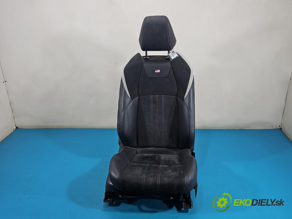 Toyota C-HR I 2016-2023 2.0 16V 152KM automatic 112 kW 1987 cm3 5- sedačke: komplet