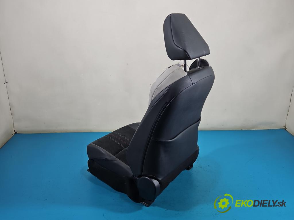 Toyota C-HR I 2016-2023 2.0 16V 152KM automatic 112 kW 1987 cm3 5- sedačke: komplet
