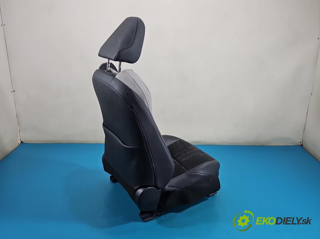 Toyota C-HR I 2016-2023 2.0 16V 152KM automatic 112 kW 1987 cm3 5- sedačke: komplet