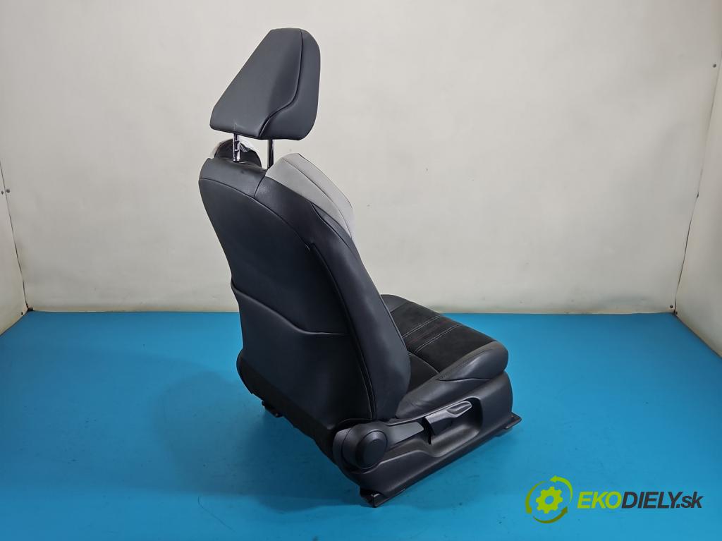 Toyota C-HR I 2016-2023 2.0 16V 152KM automatic 112 kW 1987 cm3 5- sedačke: komplet