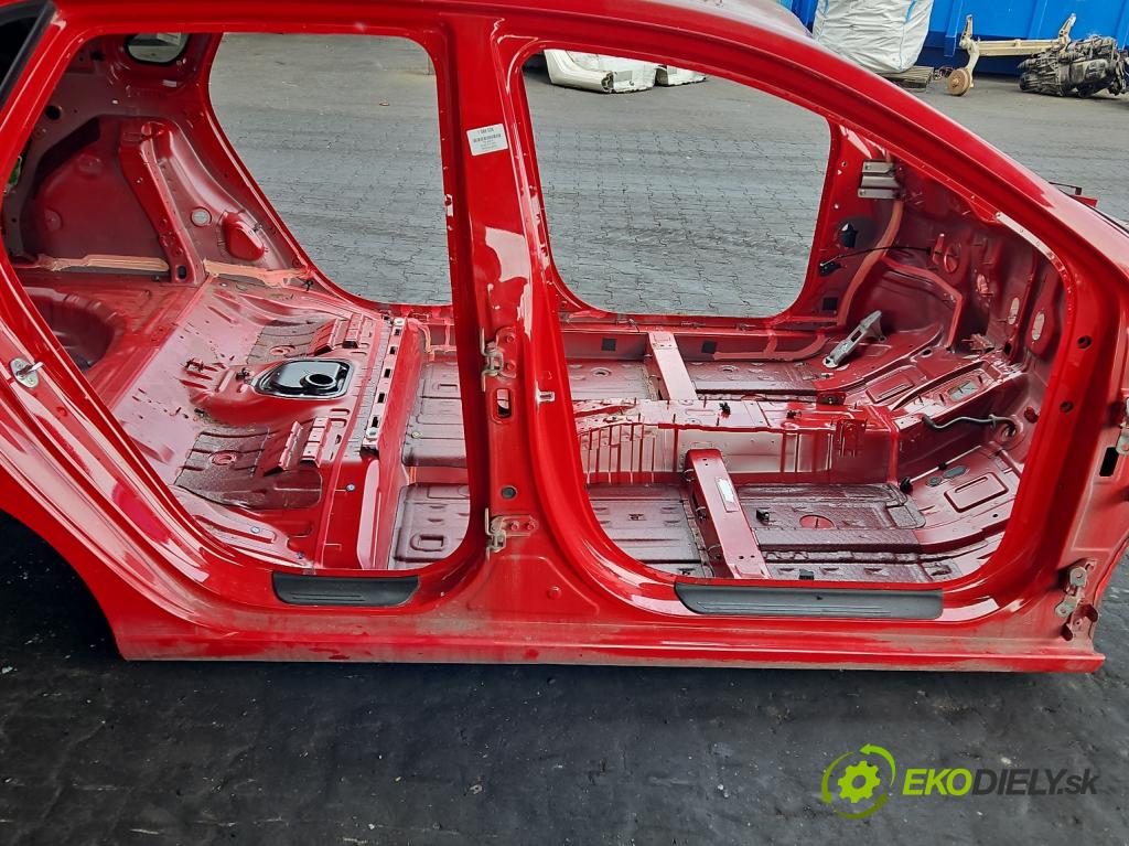 Hyundai I30 III 2016- 1.4 16V 100 hp manual 73.3 kW 1368 cm3 5- práh pravý  (Karoserie ostatní)