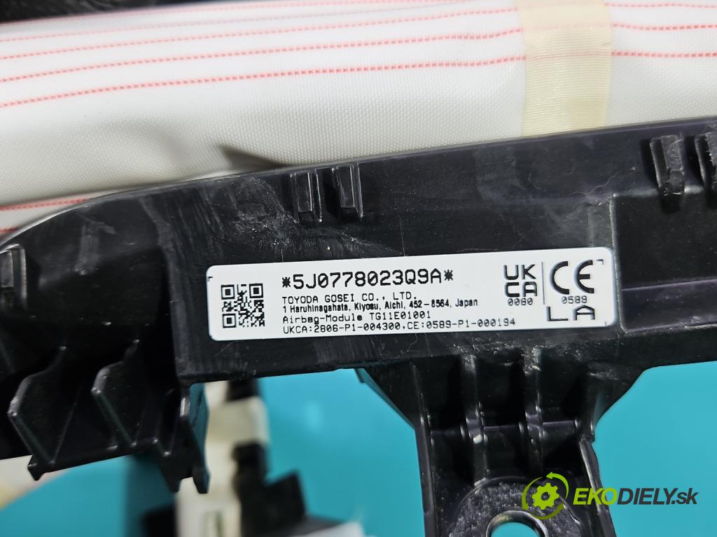 Toyota Corolla E21 2019- 1.8 16V 98 HP automatic 72 kW 1798 cm3 4- clona ľavé 5J0778023Q9A