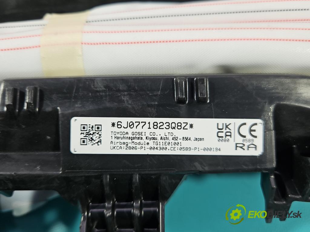 Toyota Corolla E21 2019- 1.8 16V 98 HP automatic 72 kW 1798 cm3 4- clona pravé 6J0678619Q8Z
