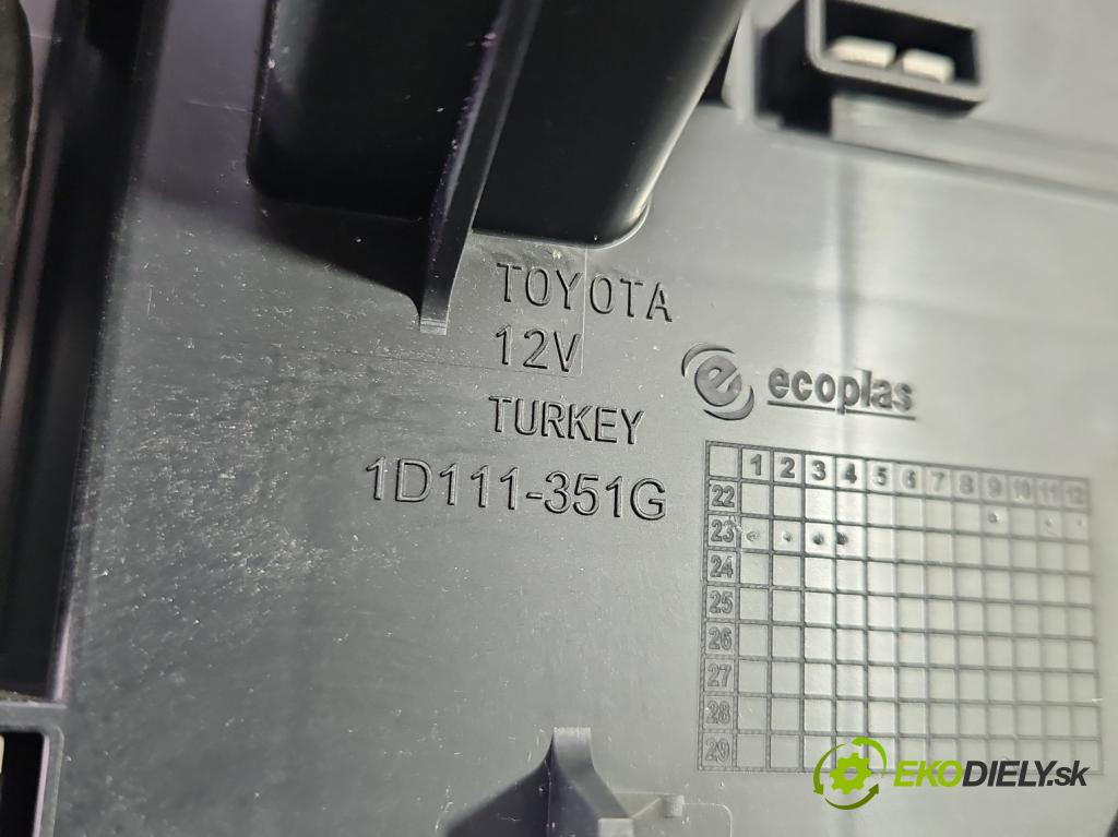 Toyota Corolla E21 2019- 1.8 16V 98 hp automatic 72 kW 1798 cm3 4- světlo interiéru 1D111-351G