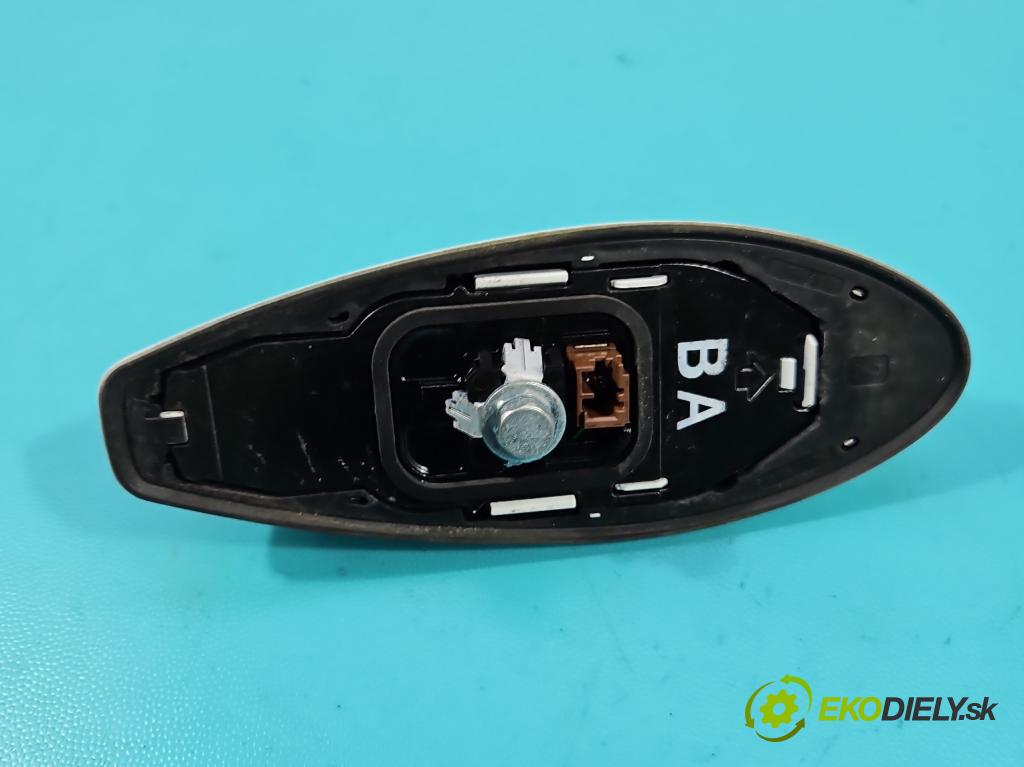 Toyota Corolla E21 2019- 1.8 16V 98 HP automatic 72 kW 1798 cm3 4- Antena