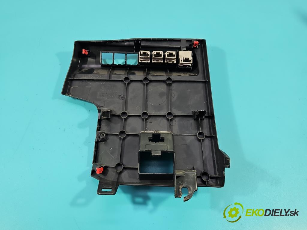 Toyota Corolla E21 2019- 1.8 16V 98 HP automatic 72 kW 1798 cm3 4- kryt plast 55432-02800