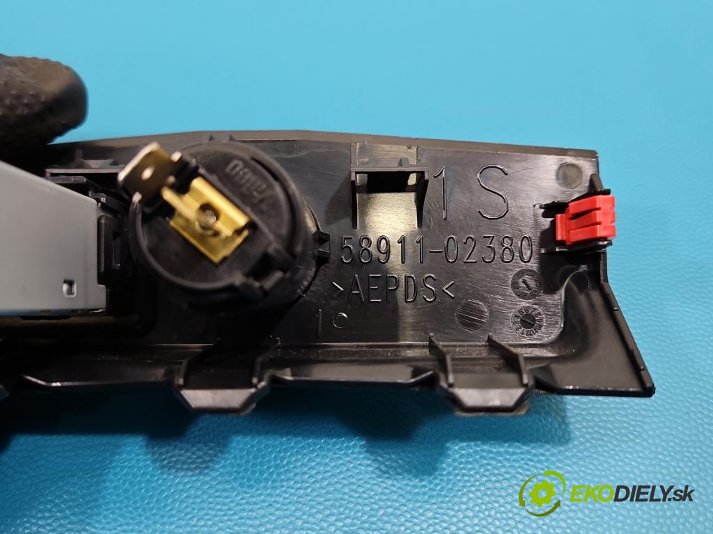 Toyota Corolla E21 2019- 1.8 16V 98 HP automatic 72 kW 1798 cm3 4- zásuvka USB 58911-02380