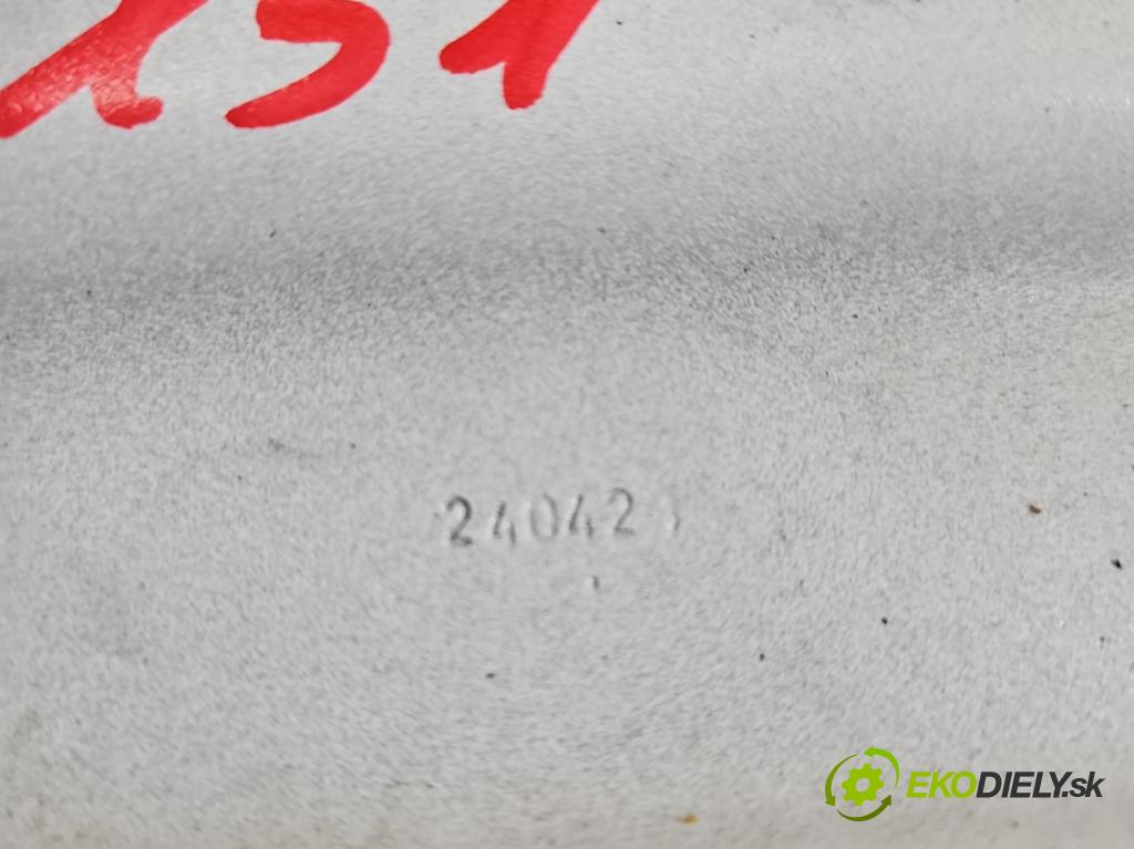 Toyota Corolla E21 2019- 1.8 16V 98 HP automatic 72 kW 1798 cm3 4- výstuha nárazník zadné