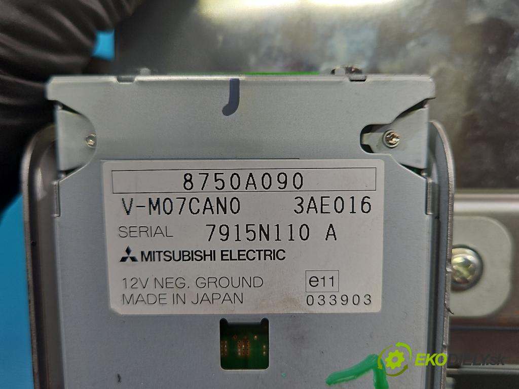 Citroen C-Crosser 2007-2012 2.2 hdi 156 hp manual 115 kW 2179 cm3 5- Radio továrna: 8750A139