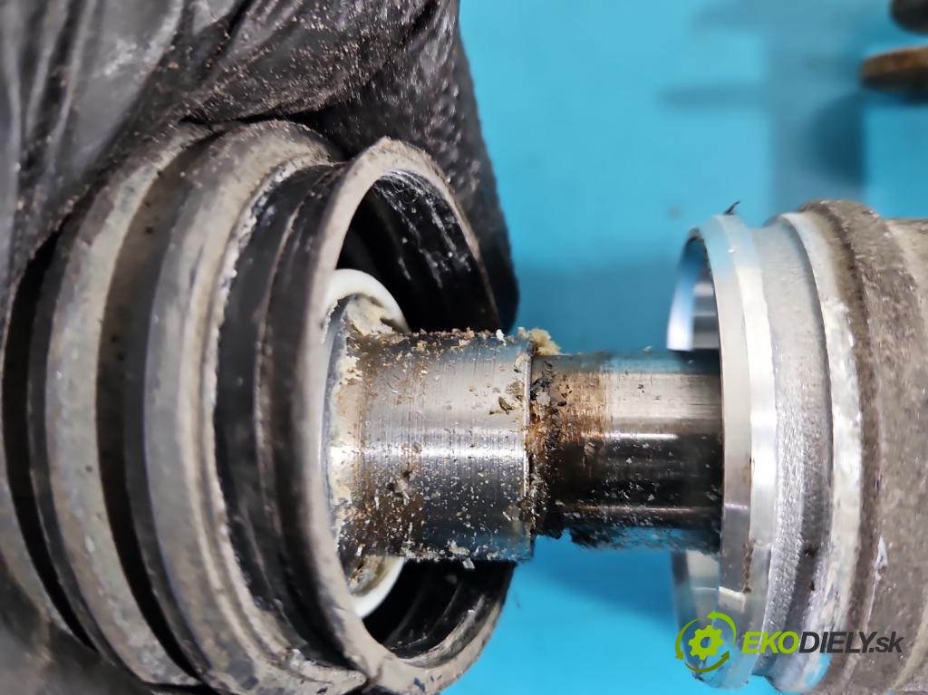 Opel Meriva A 2002-2010 1.6 16V 101 HP manual 74 kW 1598 cm3 5- Ozubené kolo: volant