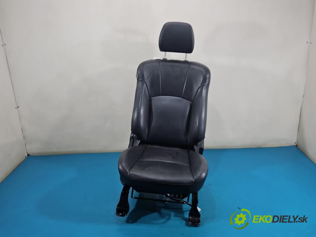 Citroen C-Crosser 2007-2012 2.2 hdi 156 HP manual 115 kW 2179 cm3 5- sedačke: komplet