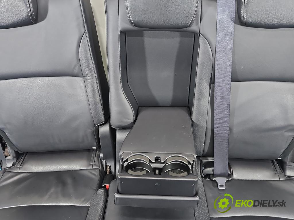 Citroen C-Crosser 2007-2012 2.2 hdi 156 HP manual 115 kW 2179 cm3 5- sedačke: komplet