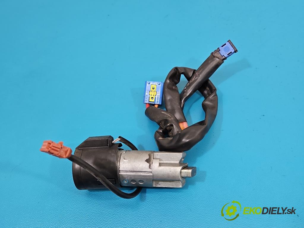 Peugeot 206 1.1 8V 60 HP manual 44 kW 1124 cm3 5- riadiaca jednotka motora IAW 48P2.76