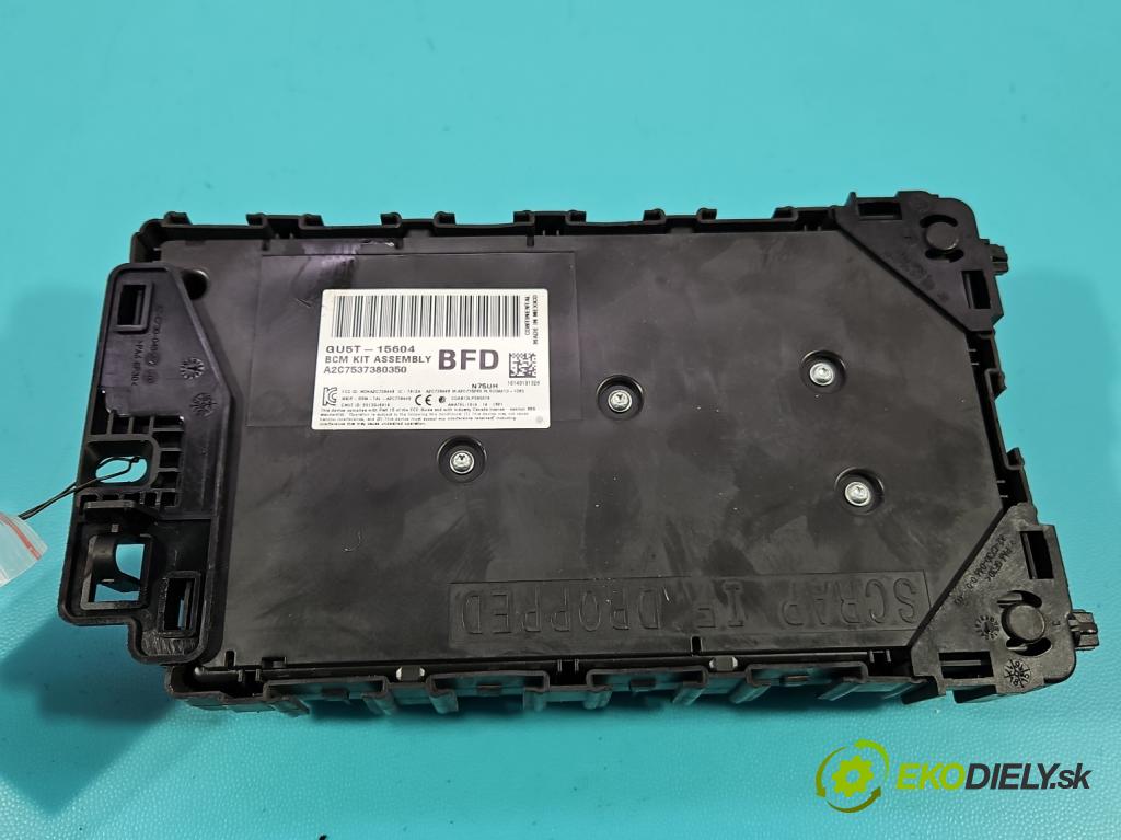 Ford Mondeo Mk5 2014-2022 2.0 tdci 150 HP automatic 110 kW 1997 cm3 5- skrinka poistka QU5T-15604 (Poistková skrinka)