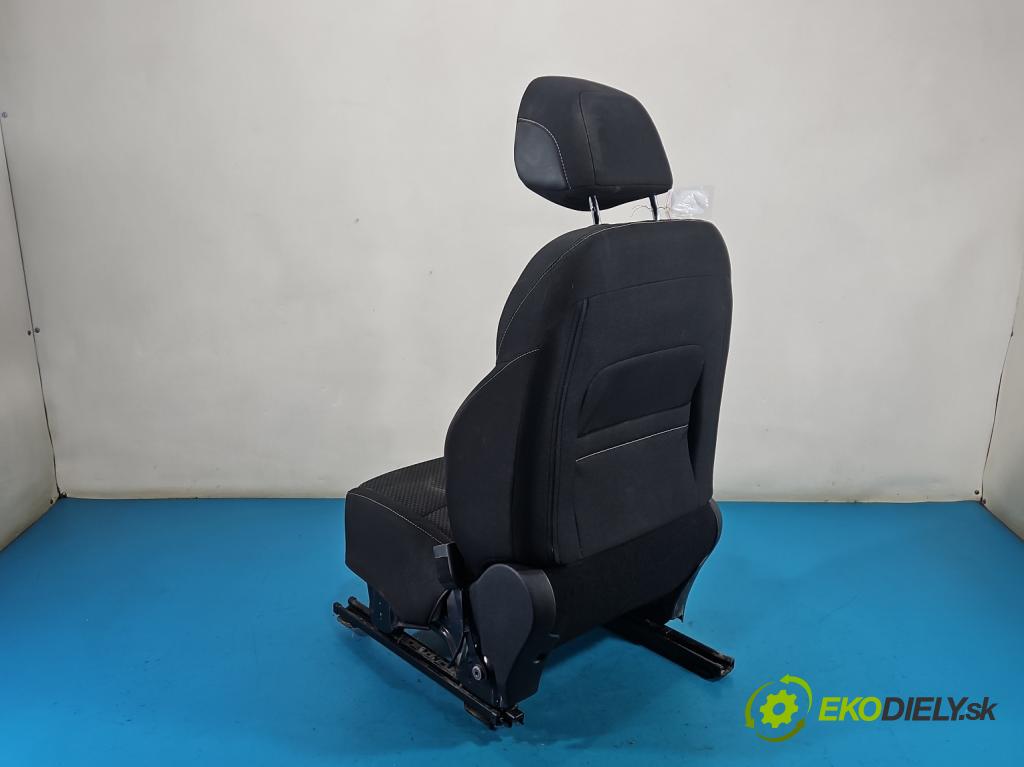 Renault Kadjar 2015-2022 1.2 131 HP automatic 96 kW 1197 cm3 5- Sedačka pravý  (Sedadlo)