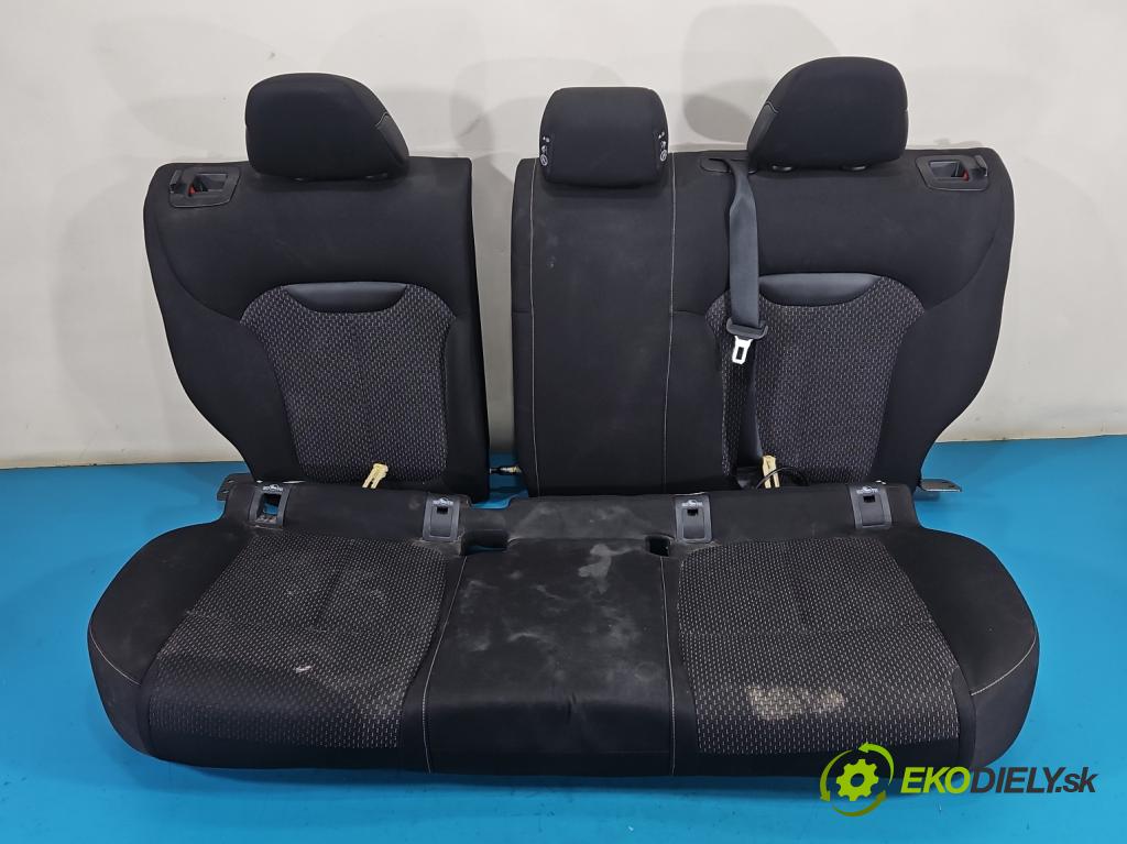 Renault Kadjar 2015-2022 1.2 131 HP automatic 96 kW 1197 cm3 5- Pohovka: zadné  (Sedadlo)