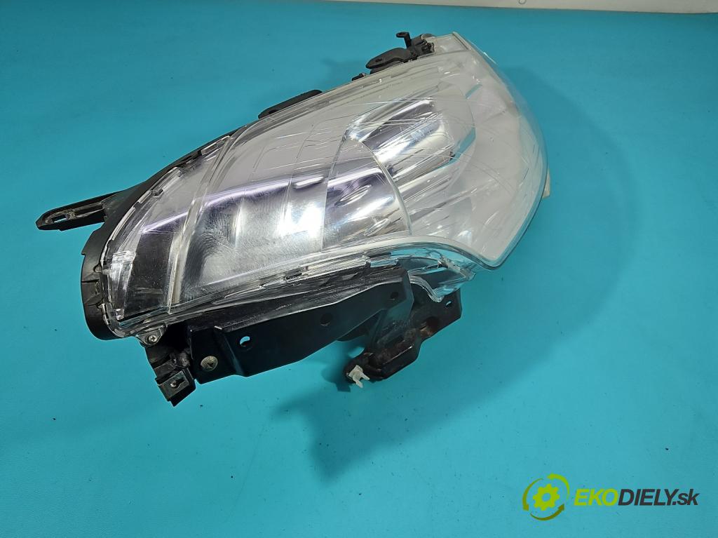 Citroen C-Crosser 2007-2012 2.2 hdi 156 hp manual 115 kW 2179 cm3 5- světlo pravý  (Pravé přední světlo)