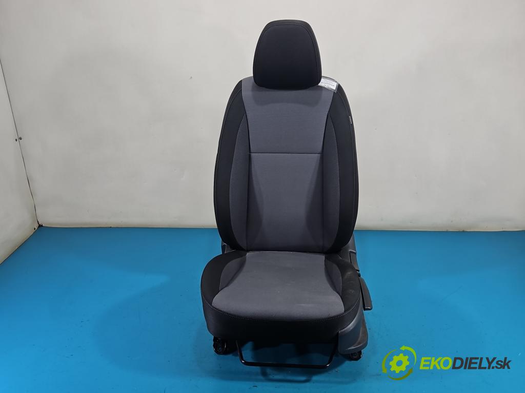 Hyundai i20 II 2014 -2020 1.2 16V 84KM manual 61.8 kW 1248 cm3 5- Sedačka ľavý  (Sedadlo)