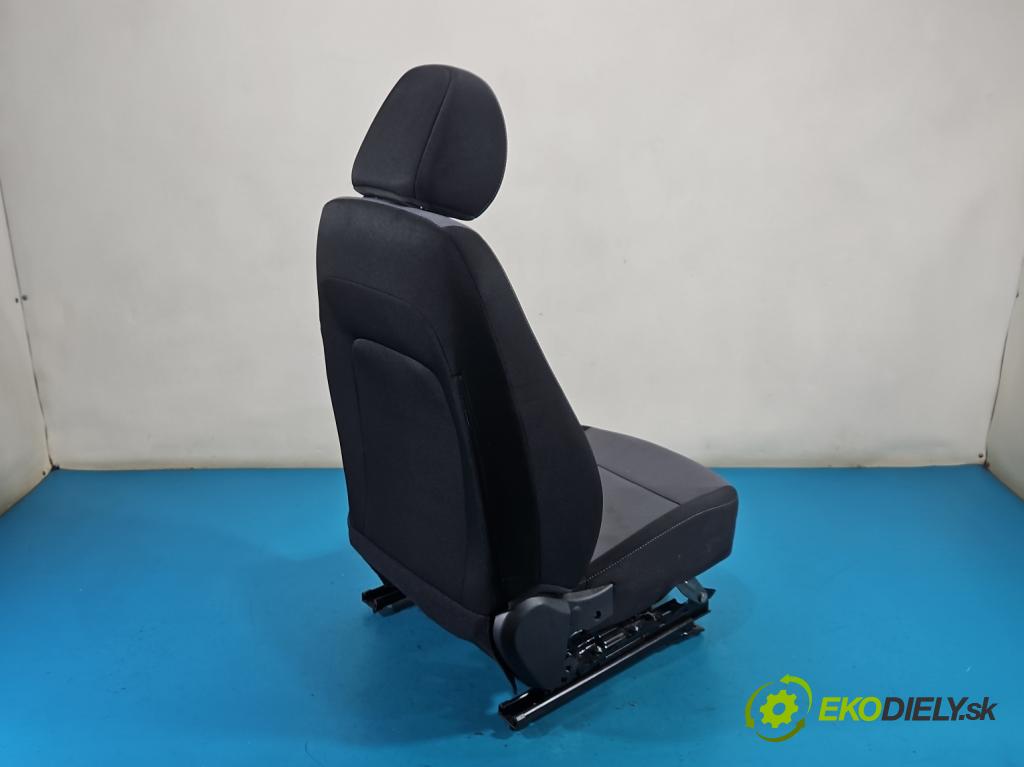 Hyundai i20 II 2014 -2020 1.2 16V 84KM manual 61.8 kW 1248 cm3 5- Sedačka ľavý  (Sedadlo)