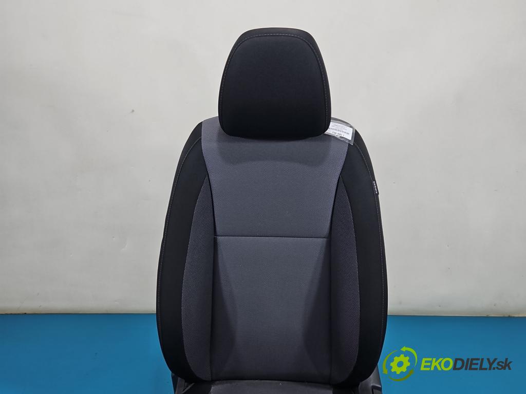 Hyundai i20 II 2014 -2020 1.2 16V 84KM manual 61.8 kW 1248 cm3 5- Sedačka ľavý  (Sedadlo)
