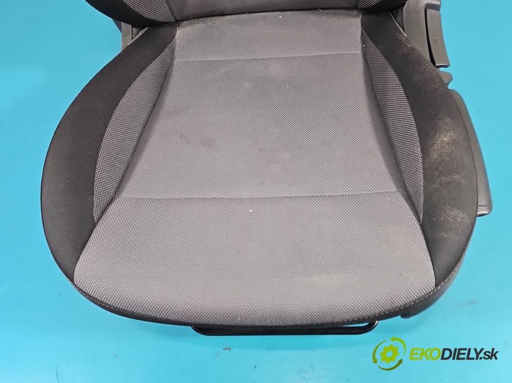 Hyundai i20 II 2014 -2020 1.2 16V 84KM manual 61.8 kW 1248 cm3 5- Sedačka ľavý  (Sedadlo)