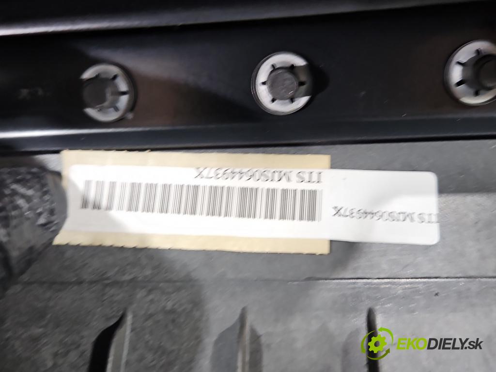 Audi A3 8P 2003-2012 1.9 tdi 105 HP manual 77 kW 1896 cm3 3- kokpit,pristrojová doska rozdeľovacia