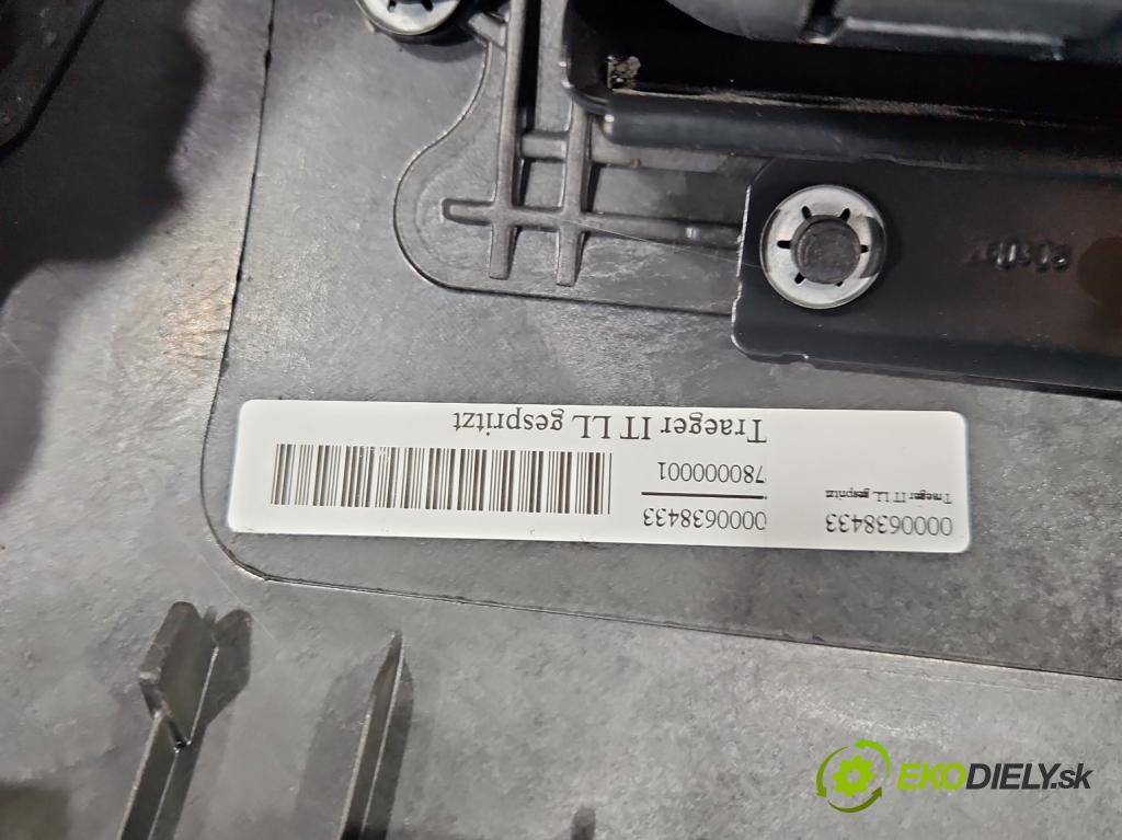 Audi A3 8P 2003-2012 1.9 tdi 105 HP manual 77 kW 1896 cm3 3- kokpit,pristrojová doska rozdeľovacia