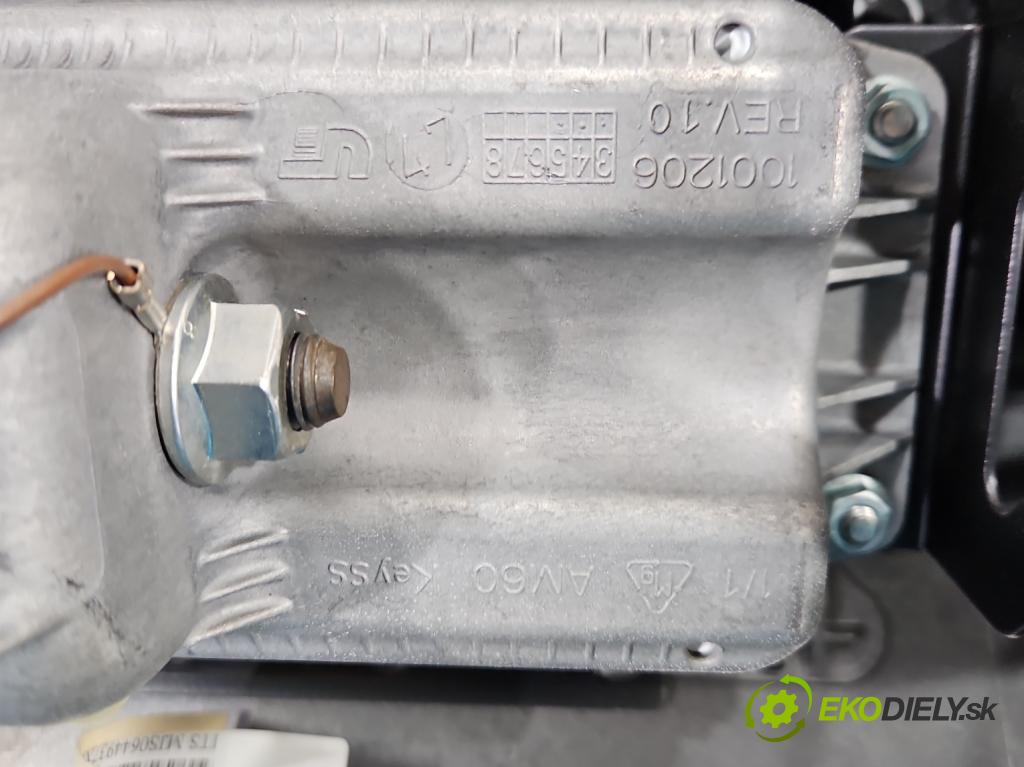 Audi A3 8P 2003-2012 1.9 tdi 105 HP manual 77 kW 1896 cm3 3- kokpit,pristrojová doska rozdeľovacia