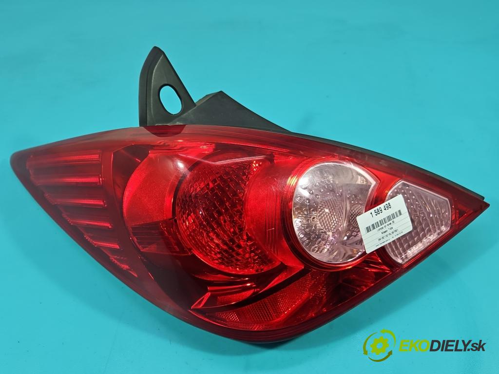 Nissan Tiida 1.8 16V 125 hp automatic 92 kW 1798 cm3 5- světlo zadní levé blatník: