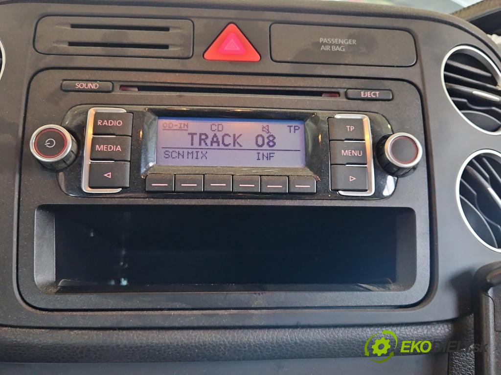 Vw Golf plus 1.4 16V 80 HP manual 59 kW 1390 cm3 5- Radio originál 5M0035156B