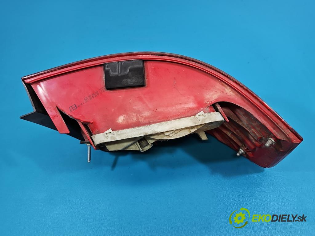 Audi A3 8P 2003-2012 1.9 tdi 105 HP manual 77 kW 1896 cm3 3- svetlo / reflektor zadné pravé 8P0945096 (Kľučka dverí ostatné)
