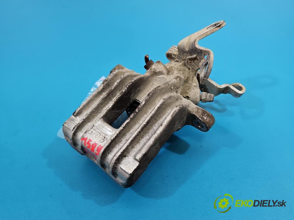 Audi A3 8P 2003-2012 1.9 tdi 105 hp manual 77 kW 1896 cm3 3- brzdič zadní levý  (Klika dveří ostatní)