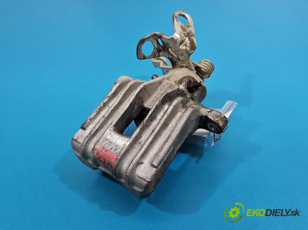 Audi A3 8P 2003-2012 1.9 tdi 105 hp manual 77 kW 1896 cm3 3- brzdič zadní pravý  (Klika dveří ostatní)