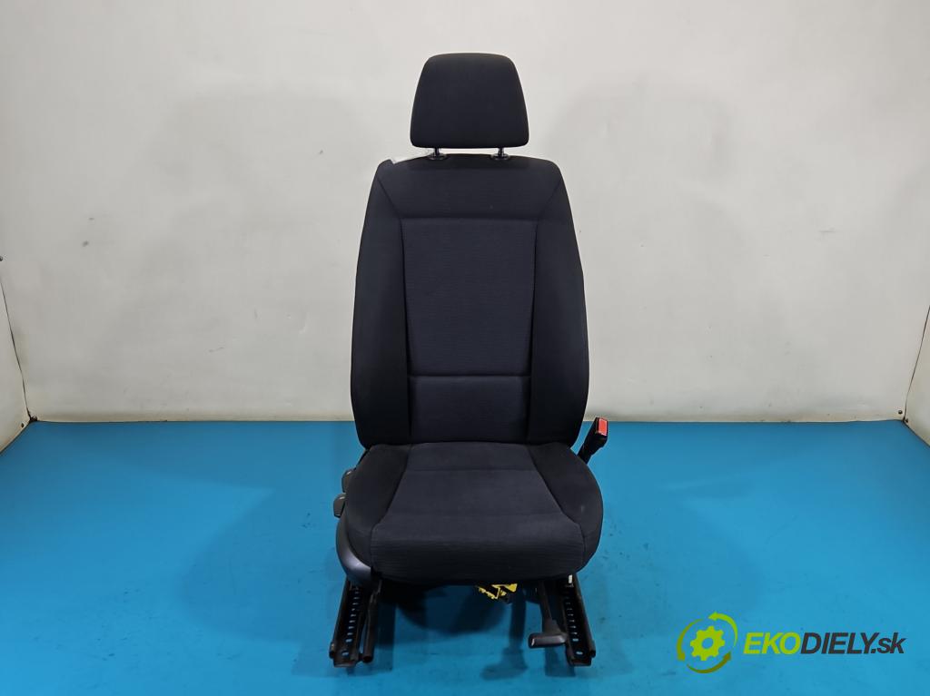 Bmw 1 E87 2004-2011 2.0 16V N43: B20 143 hp manual 105 kW 1995 cm3 5- Sedadlo pravý  (Sedadlo)