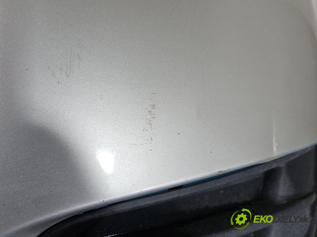 Toyota Corolla E12 2001-2009 1.6 vvti 110 HP manual 81 kW 1598 cm3 3- nárazník predné  (Kľučka dverí ostatné)