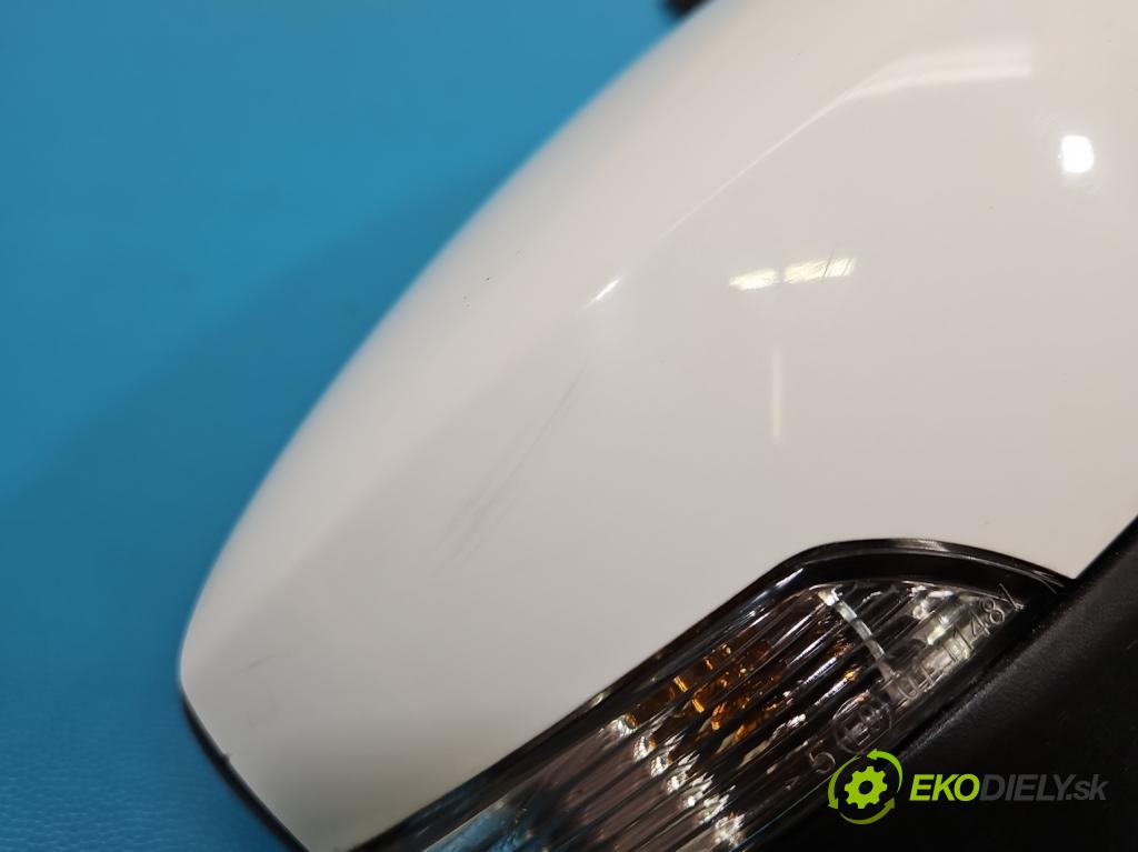Skoda Fabia III 2014-2021 1.0 MPI 60 HP manual 44 kW 999 cm3 5- zrkadlo pravé  (Kľučka dverí ostatné)