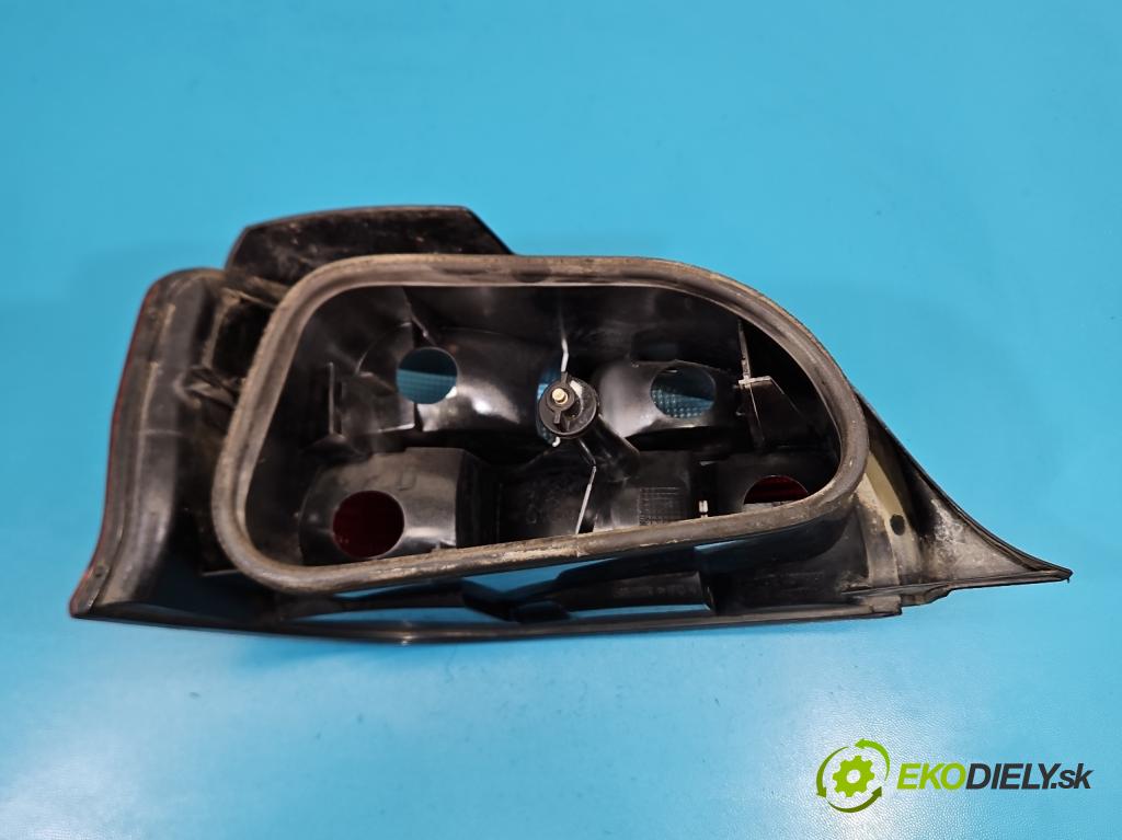 Citroen Saxo 1.1 8V 60 HP manual 44.1 kW 1124 cm3 5- svetlo / reflektor zadné pravé  (Kľučka dverí ostatné)
