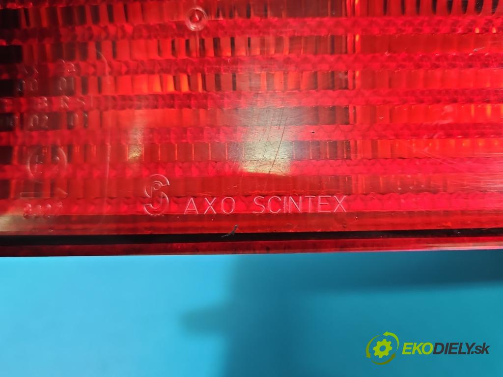 Citroen Saxo 1.1 8V 60 HP manual 44.1 kW 1124 cm3 5- svetlo / reflektor zadné pravé  (Kľučka dverí ostatné)