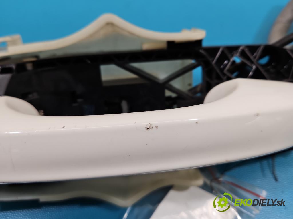 Skoda Fabia III 2014- 2021 1.0 MPI 60 HP manual 44 kW 999 cm3 5- rukoväť predné ľavé mimo: 5N0837885H (Kľučka dverí vonkajšia predná ľavá)