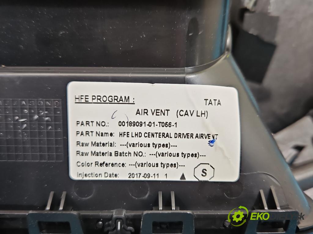 Renault Kadjar 2015-2022 1.2 131 HP automatic 96 kW 1197 cm3 5- Mřížka: kúrenia stredová 687509788R (Mriežka kúrenia (fukár))