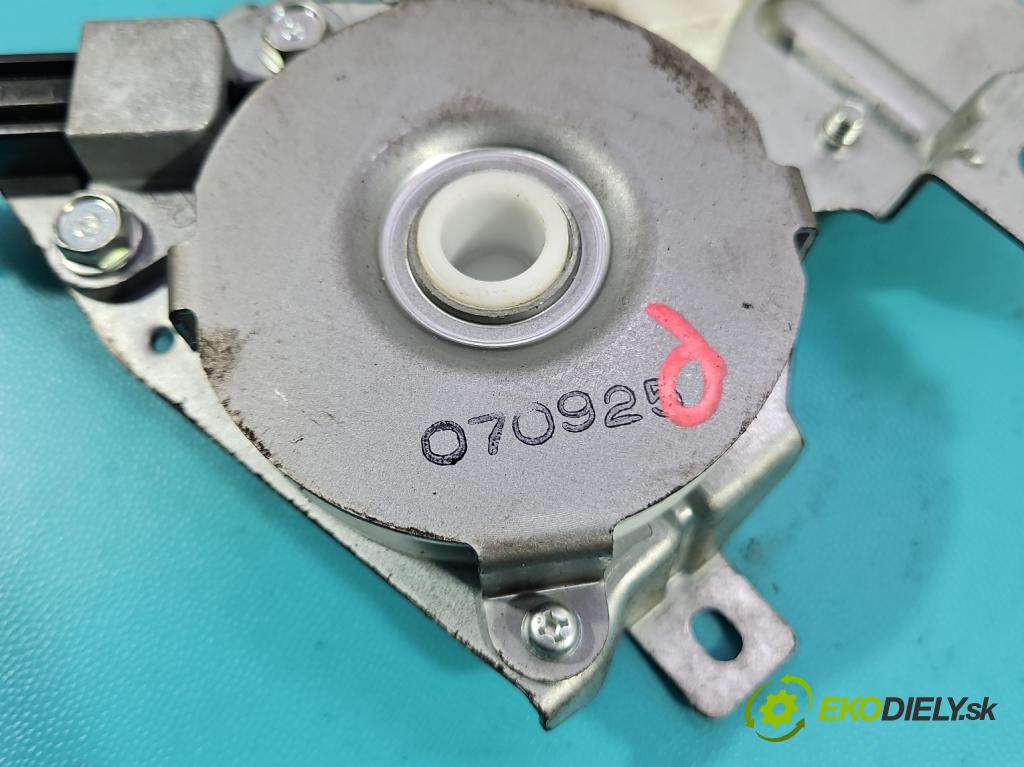 Citroen C-Crosser 2007-2012 2.2 hdi 156 HP manual 115 kW 2179 cm3 5- Rolka dvere