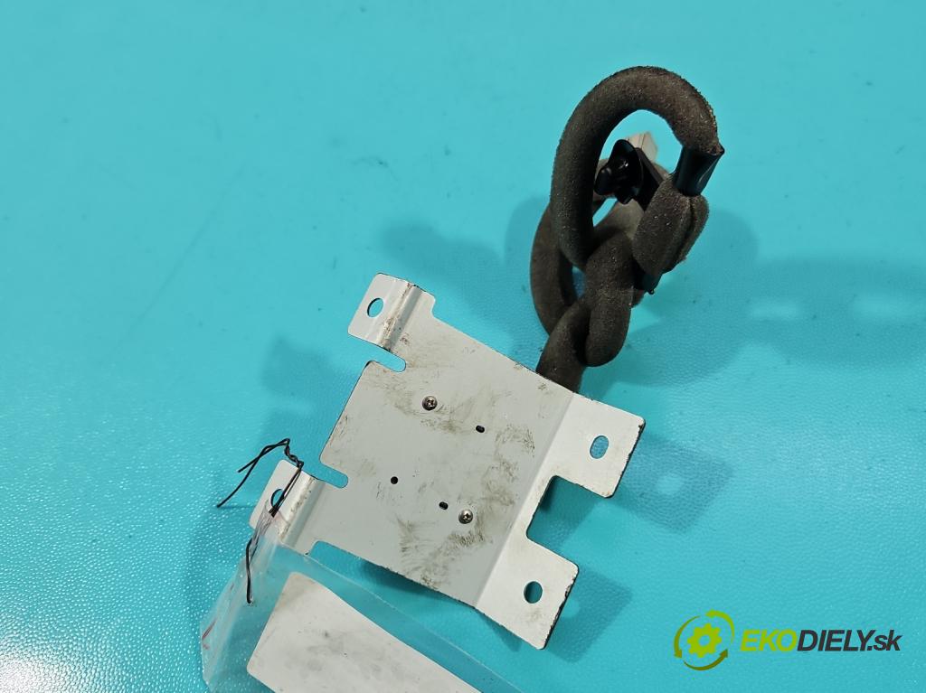 Citroen C-Crosser 2007-2012 2.2 hdi 156 hp manual 115 kW 2179 cm3 5- Antena 8751A004