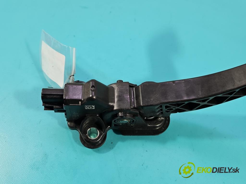 Citroen C-Crosser 2007-2012 2.2 hdi 156 HP manual 115 kW 2179 cm3 5- pedal plyn potenciometr: MN101544