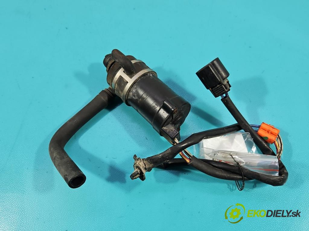 Citroen C-Crosser 2007-2012 2.2 hdi 156 hp manual 115 kW 2179 cm3 5- čerpadlo ostřikovačů  (Motorek ostřikovačů)