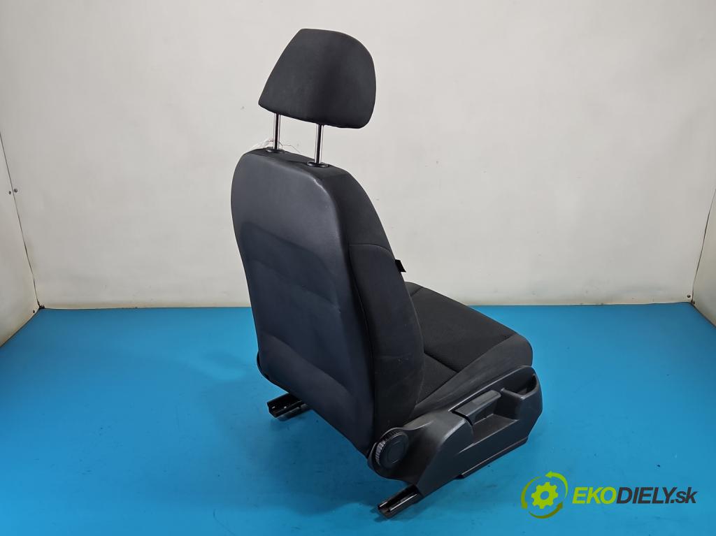 Vw Golf plus 1.4 16V 80 HP manual 59 kW 1390 cm3 5- Sedačka pravý  (Sedadlo)
