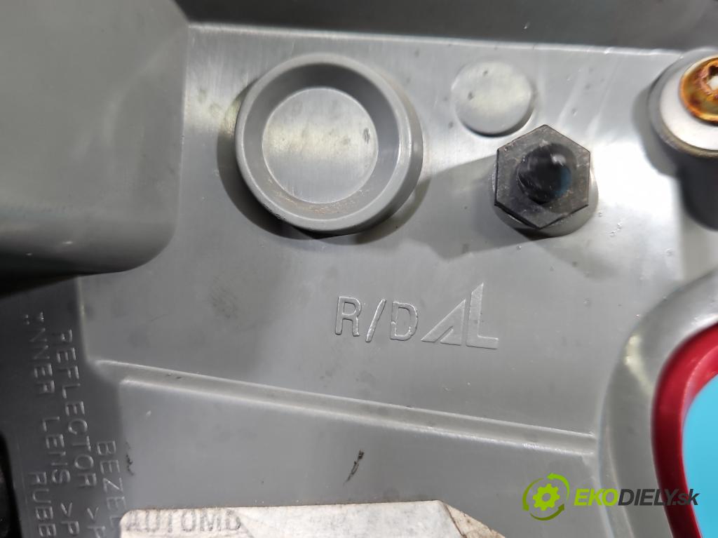 Honda Civic IX 2011-2017 1.8 16V 141 HP manual 104 kW 1798 cm3 5- svetlo / reflektor zadné pravé  (Kľučka dverí ostatné)