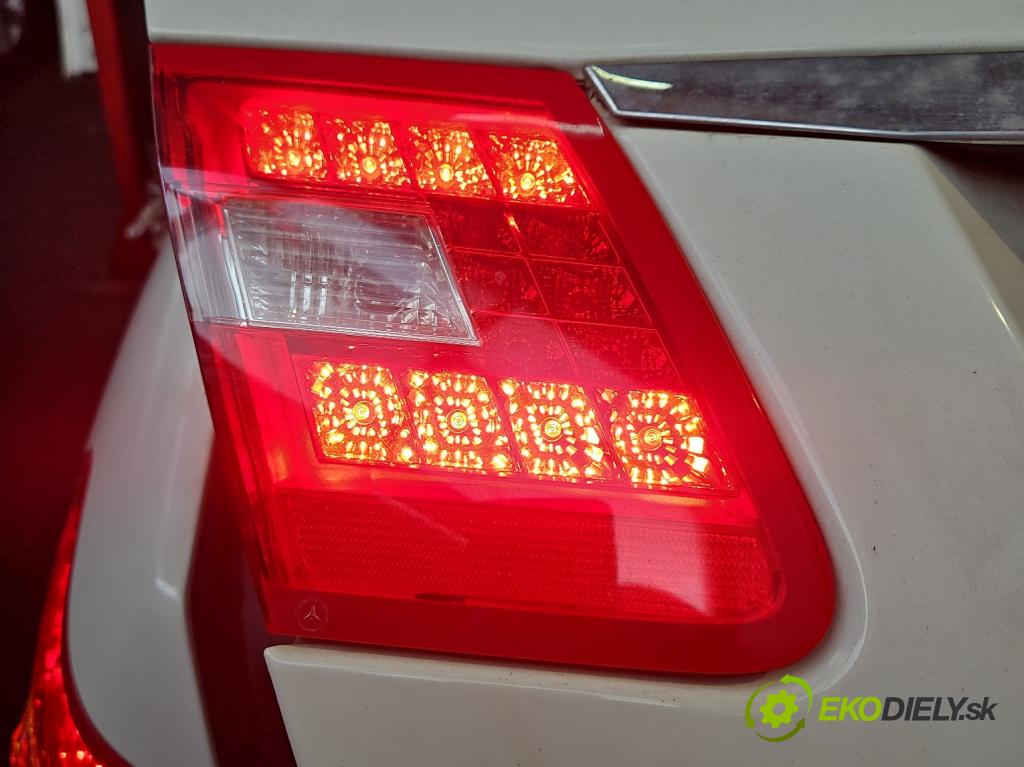 Mercedes E W212 2009-2016 2.2 CDI 136hp automatic 100 kW 2143 cm3 4- světlo zadní levé kufrových dveří A2129060158