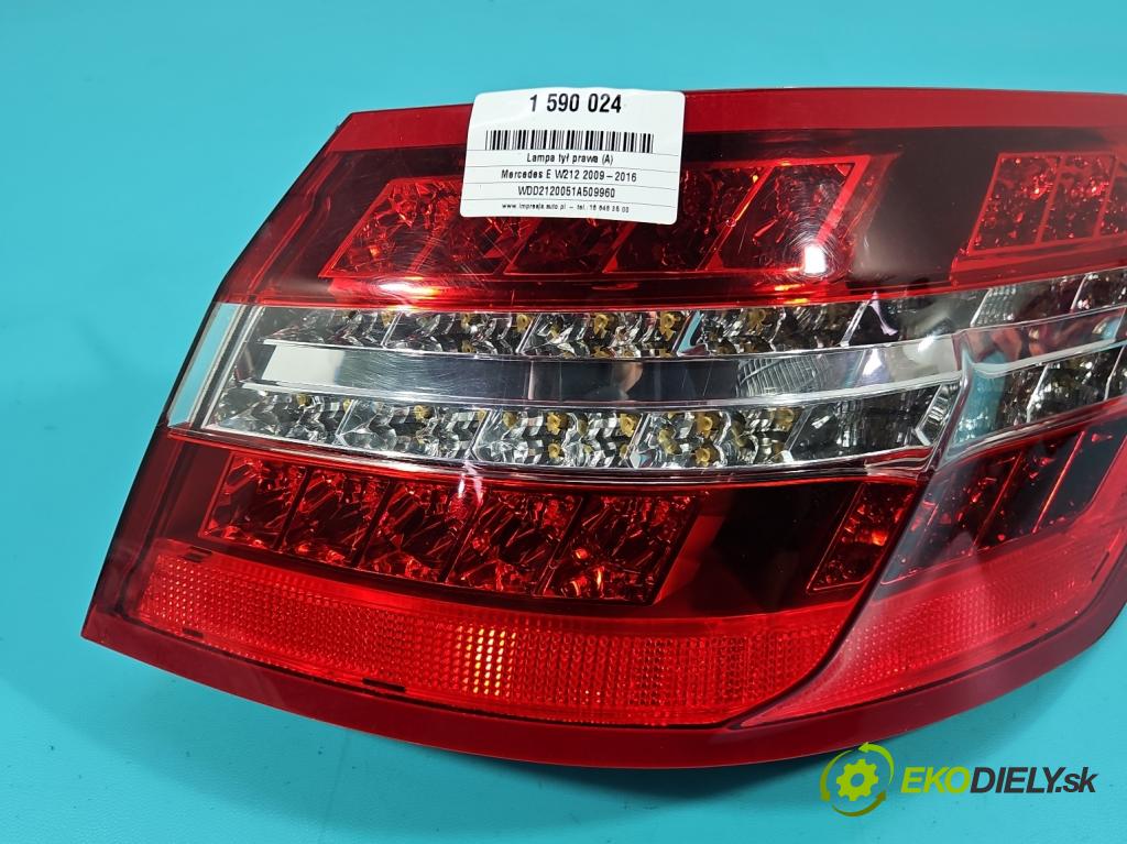 Mercedes E W212 2009-2016 2.2 CDI 136 HP automatic 100 kW 2143 cm3 4- svetlo / reflektor zadné pravé A2129060658 (Kľučka dverí ostatné)