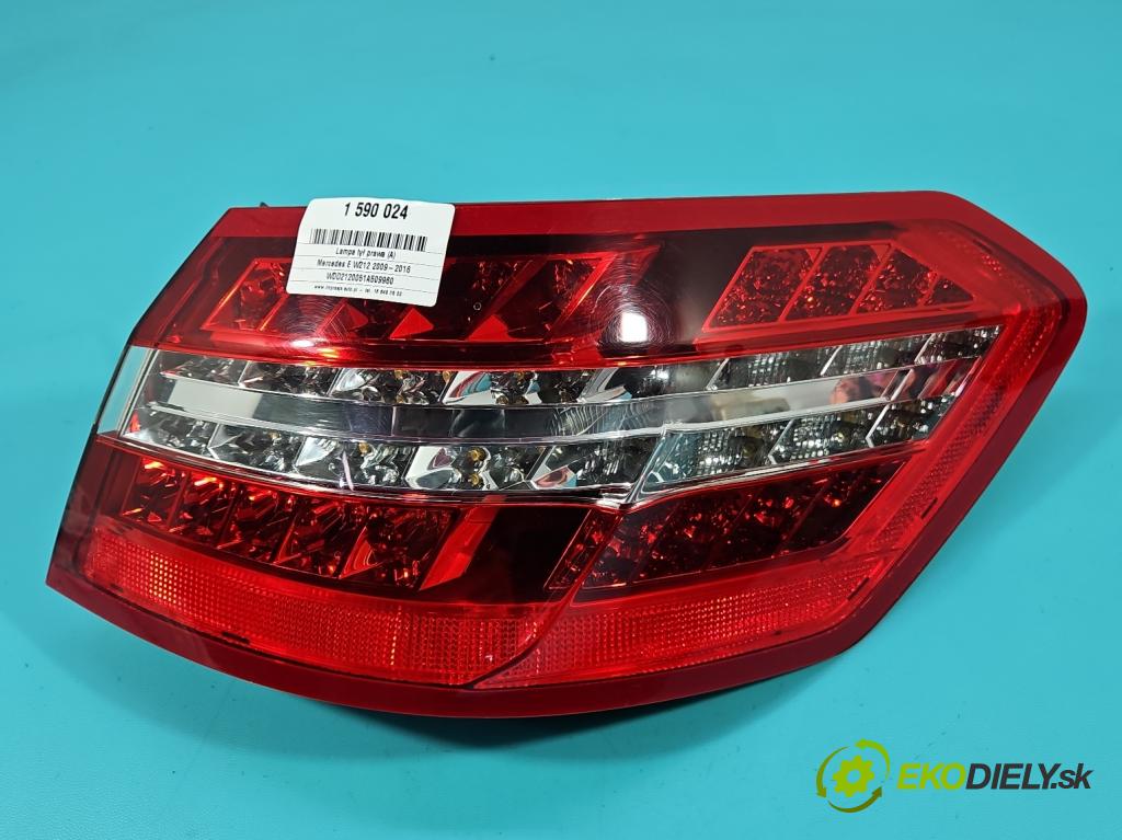 Mercedes E W212 2009-2016 2.2 CDI 136 HP automatic 100 kW 2143 cm3 4- svetlo / reflektor zadné pravé A2129060658 (Kľučka dverí ostatné)