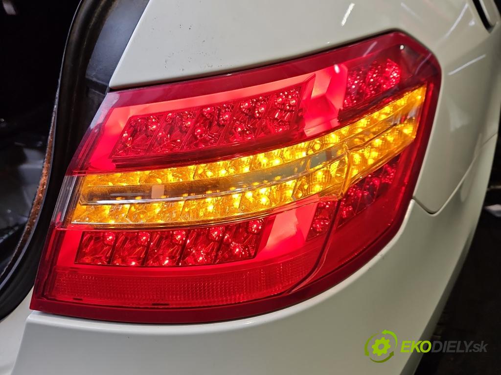 Mercedes E W212 2009-2016 2.2 CDI 136hp automatic 100 kW 2143 cm3 4- světlo zadní pravé A2129060658 (Klika dveří ostatní)